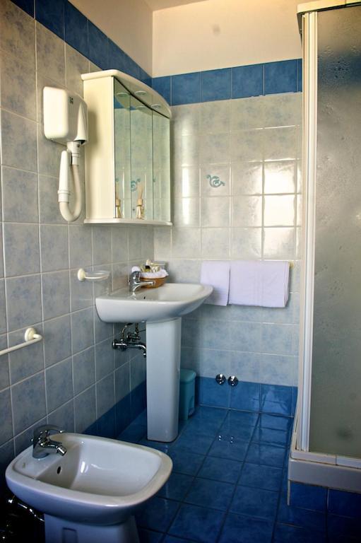 Hotel La Bussola Múggia Esterno foto
