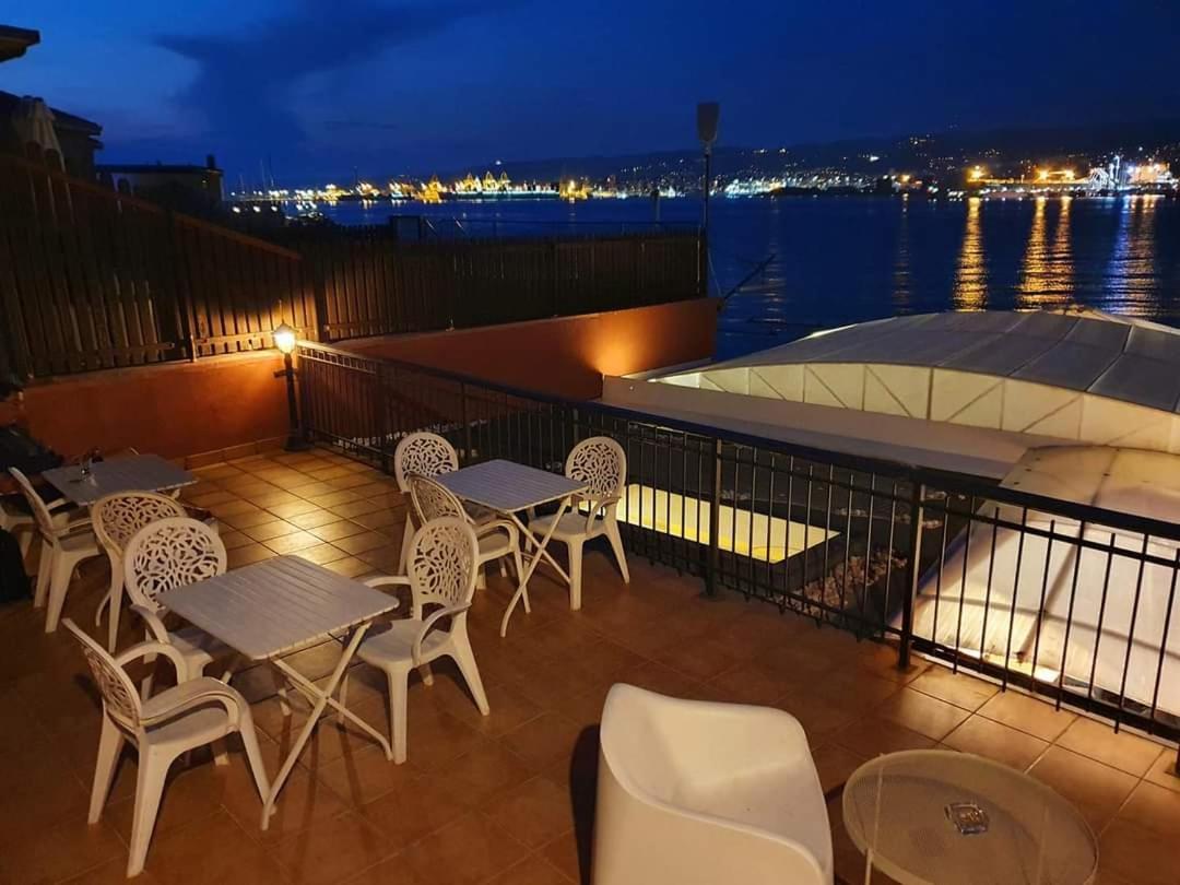 Hotel La Bussola Múggia Esterno foto