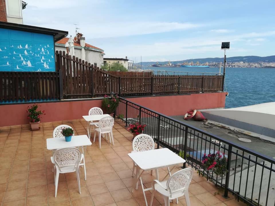 Hotel La Bussola Múggia Esterno foto